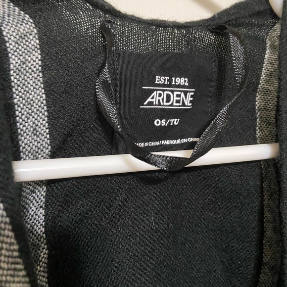 Ardene Poncho - Picture 2 of 2